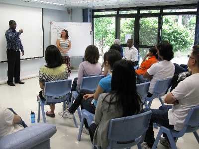 2009 年 7 月 9 日<br />Mr. Nickson O. Kakiri, a Deaf Kenyan graduate of Gallaudet University